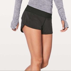 LULULEMON Speed Up Shorts 2.5